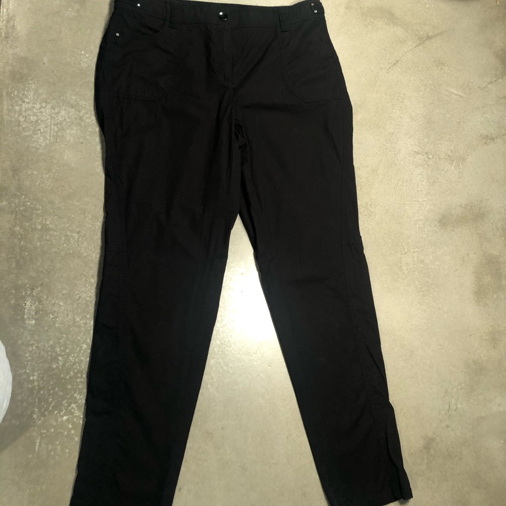 🍄 Chico’s straight leg black pants